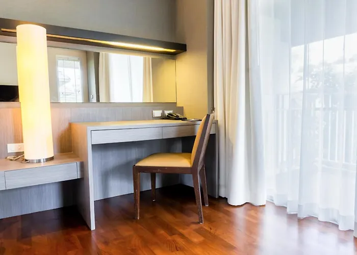 فندق The Park Nine Srinakarin 4*